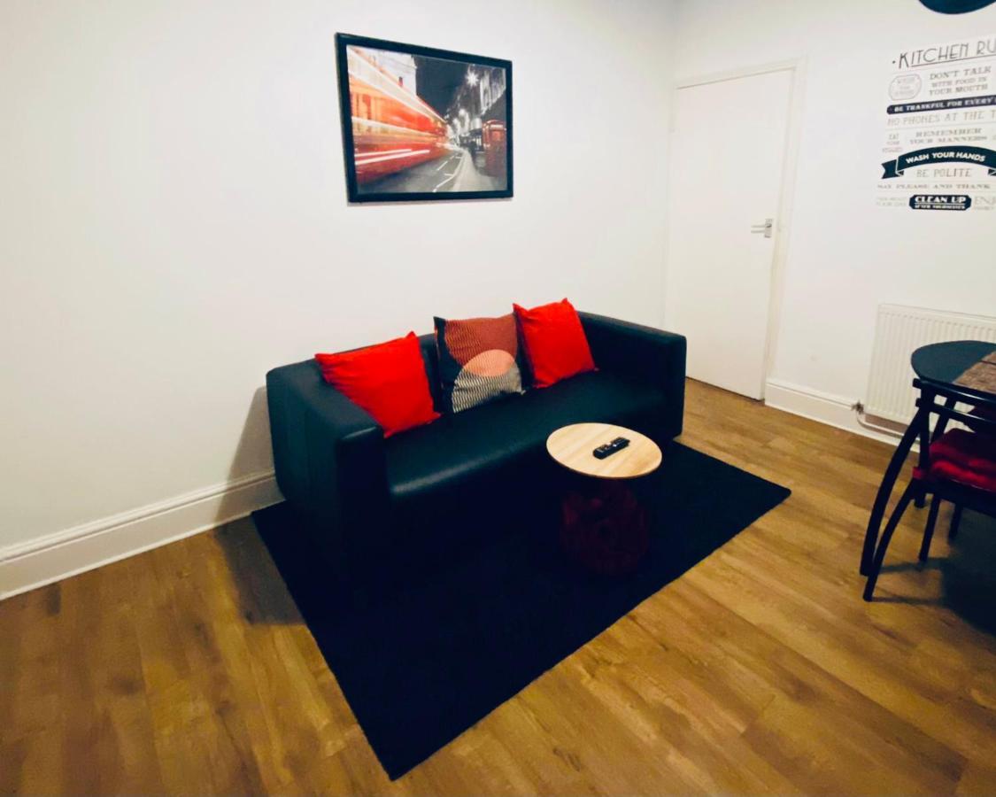 Spacious Four Bedroom Home 3 Bathrooms - Coventry Zewnętrze zdjęcie